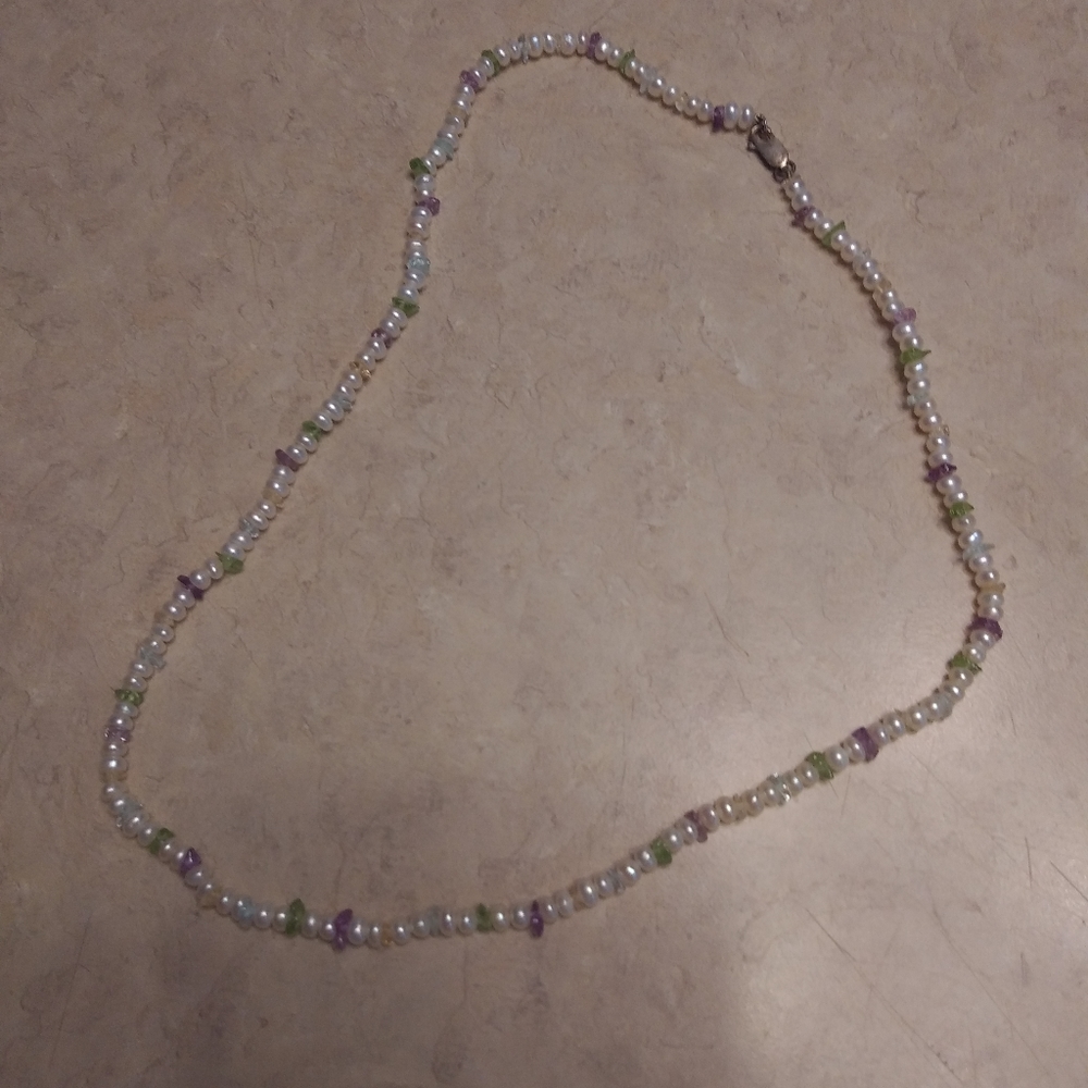 Vintage Avon pearl necklace with precious stone chips